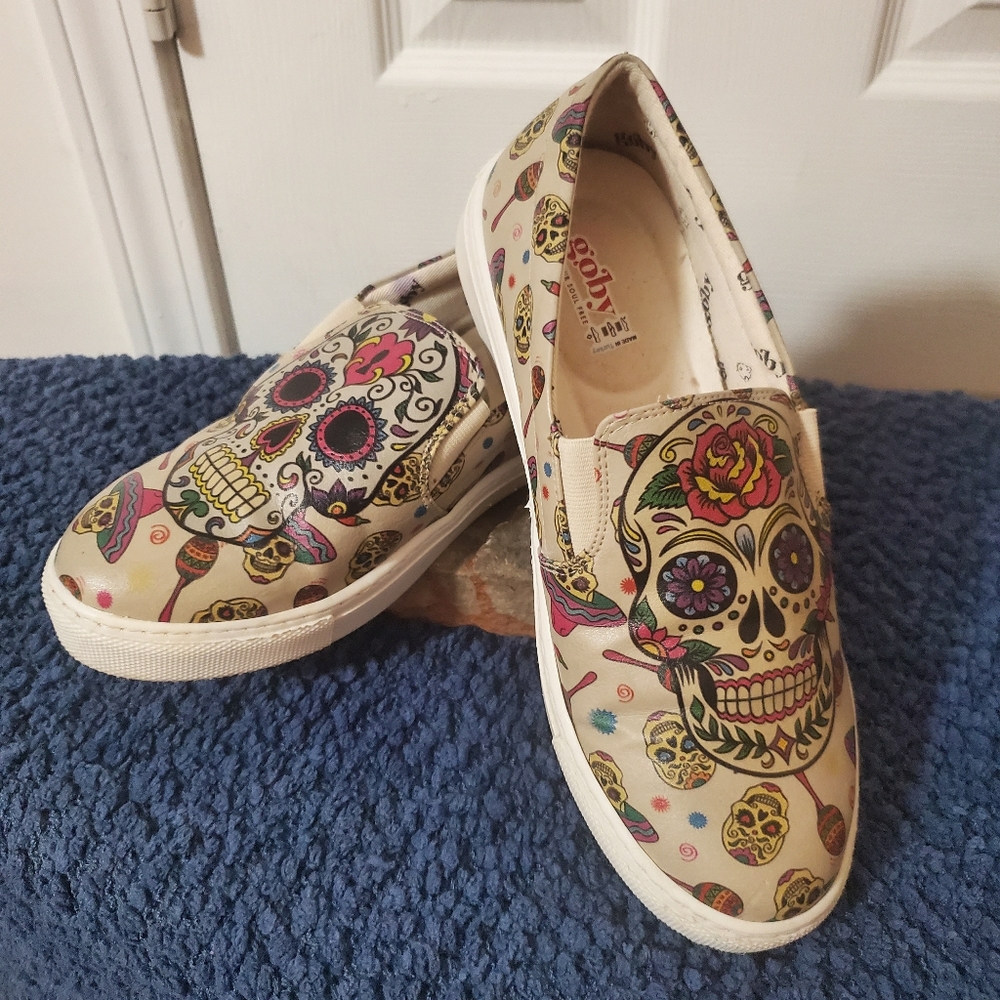 GOBY Sugar Skull Vegan Leather Loafer Sz 38/7.5 Beige Great for Halloween!